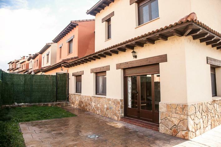 Apartamento El Palomar Ayllón المظهر الخارجي الصورة